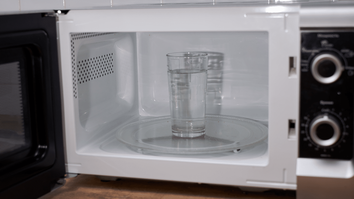 Riscaldare acqua o latte nel microonde può essere pericoloso.